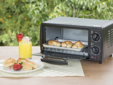 How to Use a Toaster Oven to Reheat Food